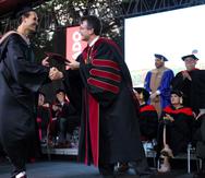 Universidad del Sagrado otorgó 977 grados universitarios en su más reciente ceremonia de graduación.
