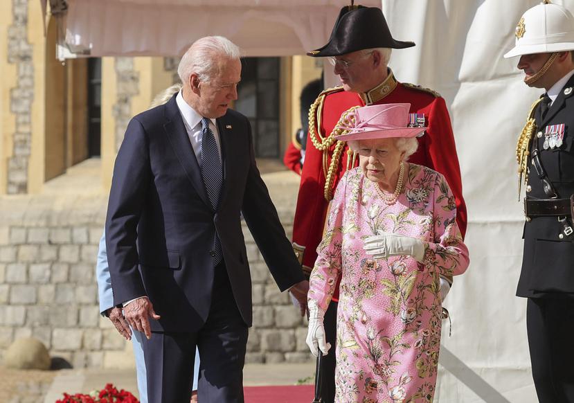 Joe Biden en su primer encuentro como presidente de Estados Unidos con la reina Elizabeth II en el Reino Unido.