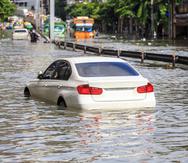 Es importante verificar las cubiertas que tiene tu póliza: estructuras, contenido, responsabilidad por daños a terceros, inundación y daños por agua, y automóvil.