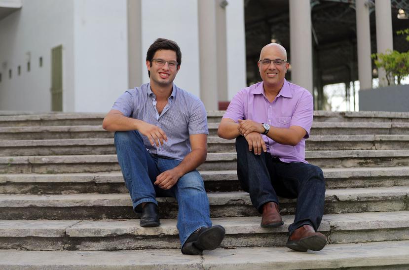 Héctor Ferrer (der.), junto a su hijo Héctor Enrique, venció el cáncer en el esófago.