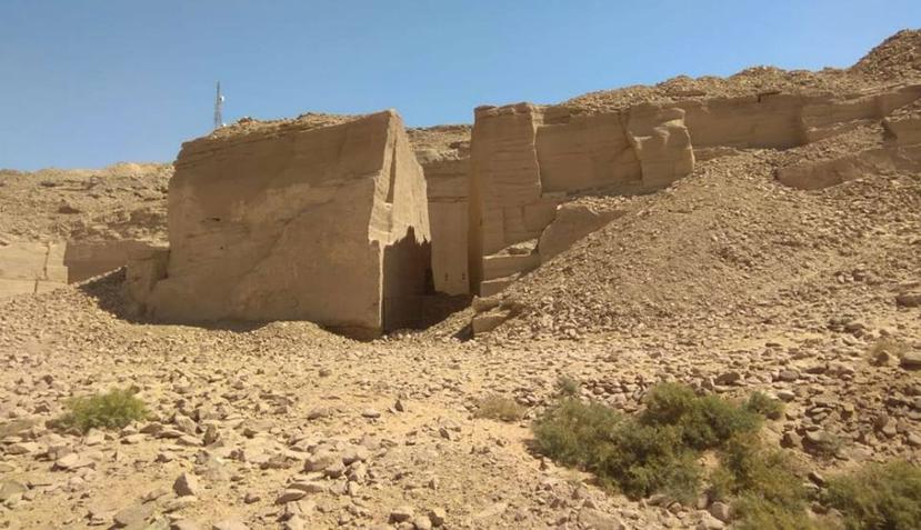 El hallazgo se encuentra cerca de uno de los lugares más señalados de Aswan, el Mausoleo de Aga Khan (Facebook/ Ministry of Antiquities).