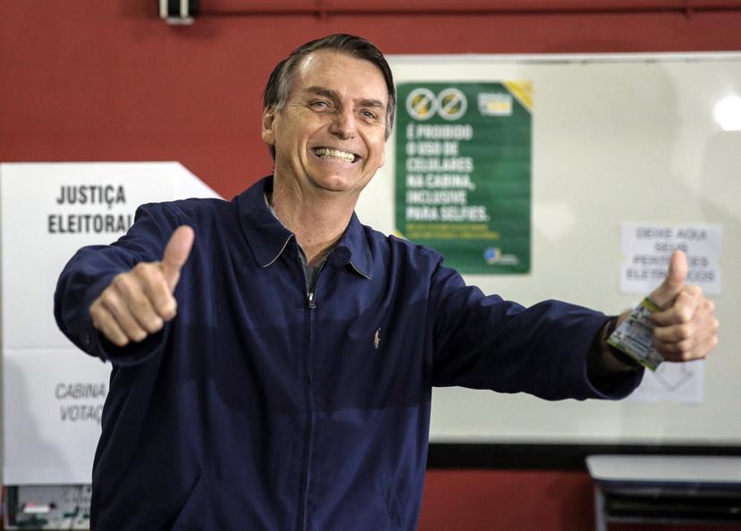 El candidato ultraderechista Jair Bolsonaro, vota hoy, domingo, 7 de octubre, en una región en la zona norte de Brasil. (AP)