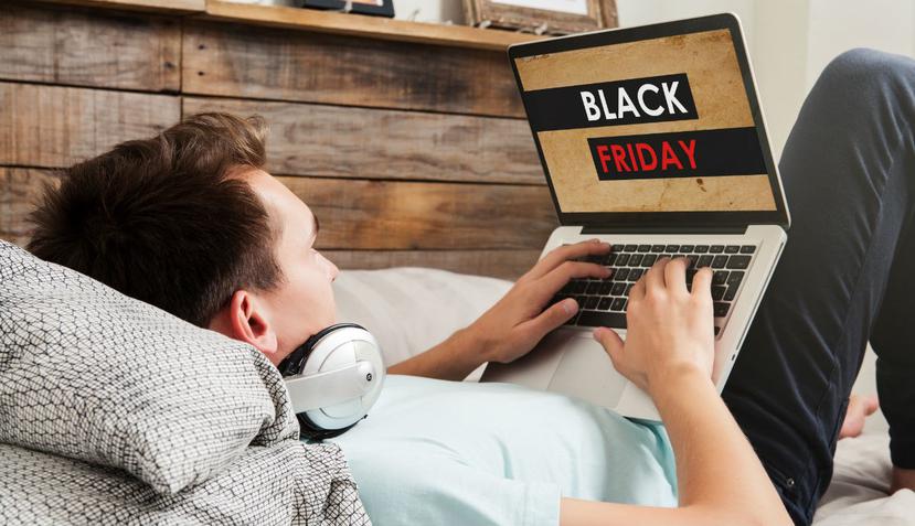 Debes tener precaución a la hora de realizar compras en línea, para que en estas fechas no te lleves una desagradable sorpresa (Shutterstock).
