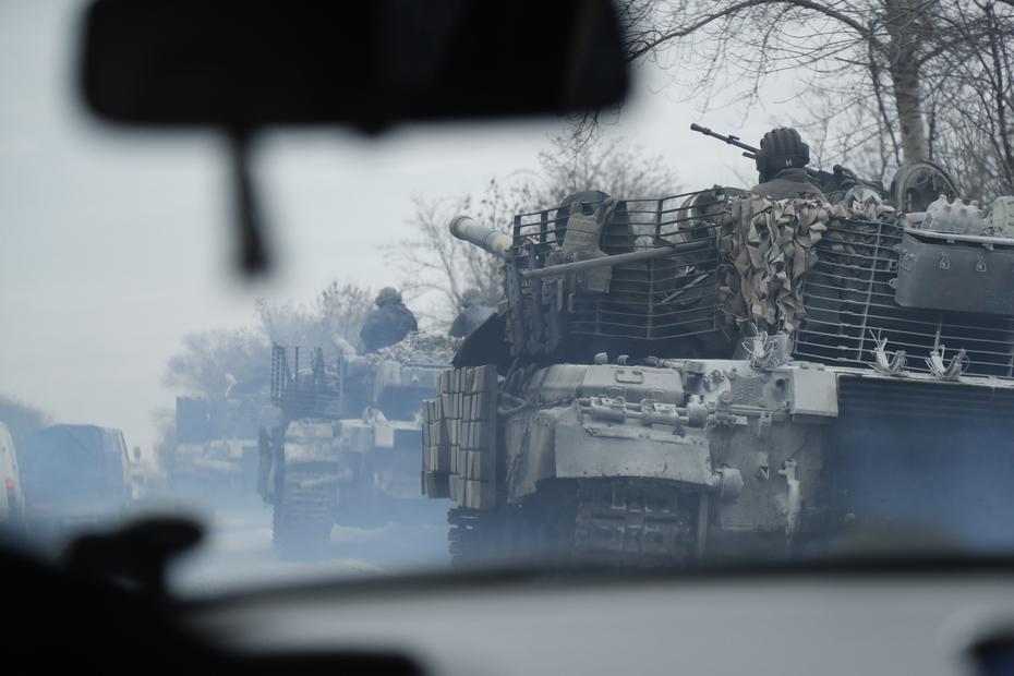 Ukrainian tanks near Severodonetsk, in the east of the country.