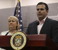 El gobernador Ricardo Rosselló y la secretaria de Justicia, Wanda Vázquez, anunciaron la radicación de las demandas contras las aseguradoras.