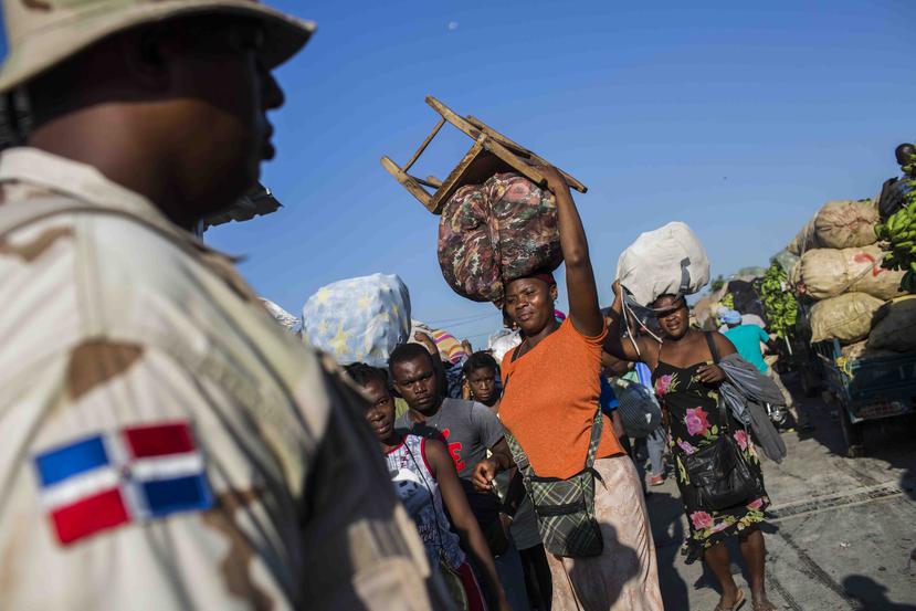 Los lunes y los viernes, entre 25,000 y 30,000 haitianos cruzan hacia la República Dominicana. Muchos no vuelven.