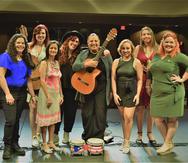 Versos de mujer es el  único grupo de música típica compuesto por mujeres.
