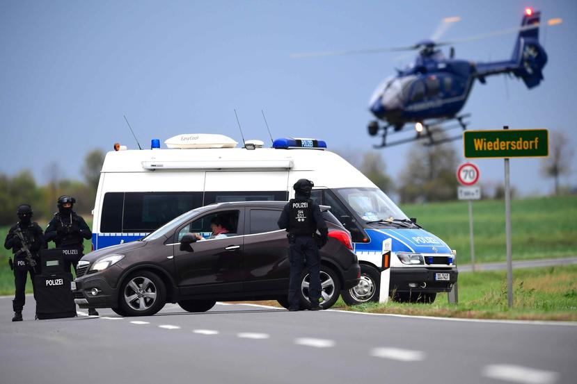 La Policía de Halle confirmó una detención y levantó a última hora del día la estado de alarma en la ciudad. (EFE)

