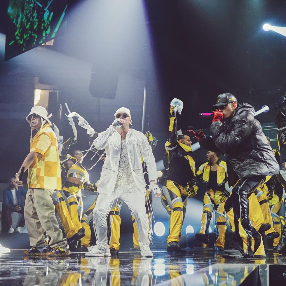 Los reggaetoneros Wisin y Yandel durante su presentación en los Premios Juventud 2023, que, por segundo año consecutivo, se celebraron en San Juan.