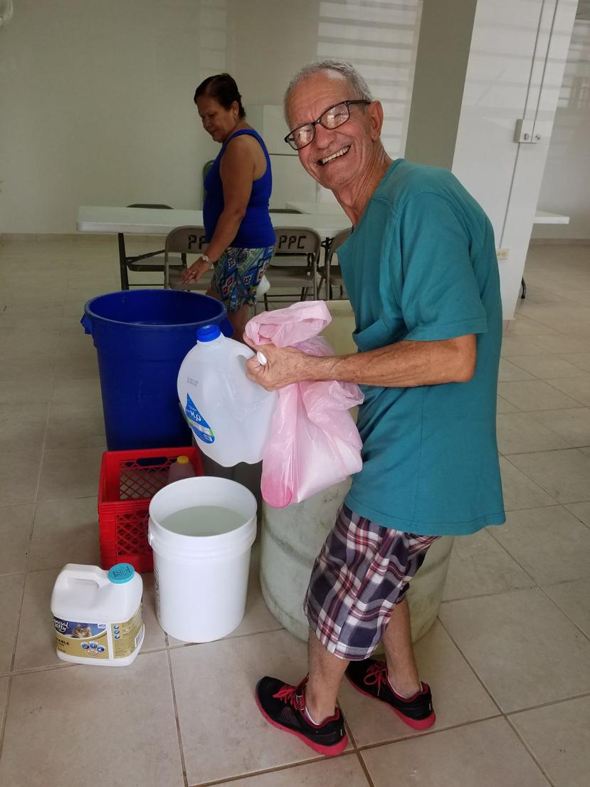 Miguel Canela, de 73 años, residente de la égida Petroamerica Pagan de Colón. (GFR Media)