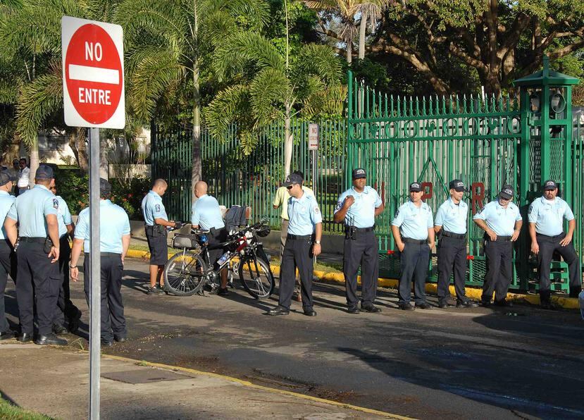 El proyecto de ley crearía la “Ley de Profesionalización de la Guardia Universitaria” con el fin de requerir adiestramientos y entrenamientos en tácticas antimotines a los oficiales de seguridad de la UPR. (Archivo / GFR Media)