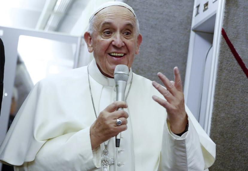 El Vaticano reveló que el "único encuentro real" que Francisco sostuvo en Washington fue con un antiguo alumno suyo y con su familia. (AFP)