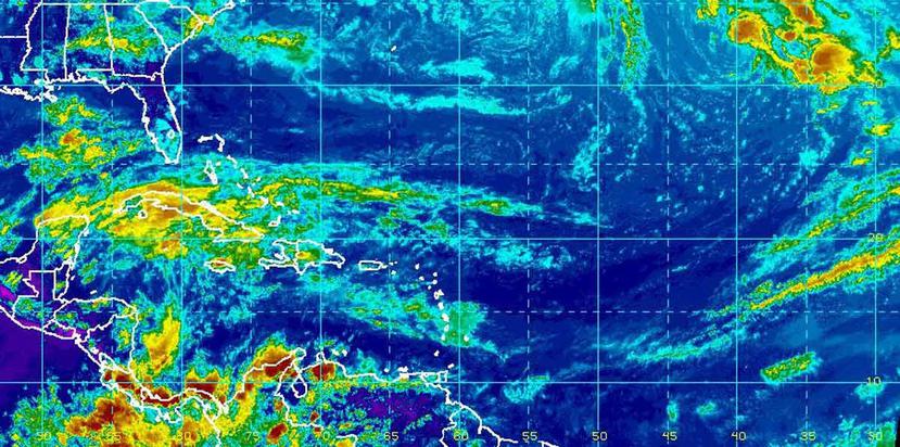 La depresión subtropical tiene vientos máximos sostenidos de cerca de 35 millas por hora, con ráfagas más fuertes, de acuerdo al CNH. (Captura NOAA)