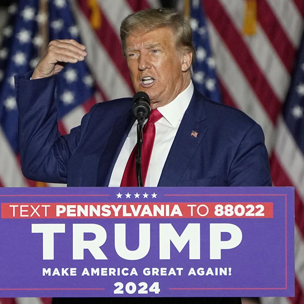 El expresidente Donald Trump habla durante un evento de campaña de julio, en Pensilvania.