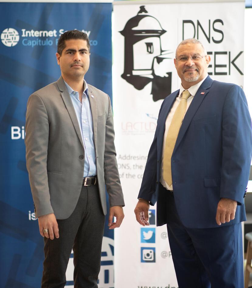 Norberto Cruz, presidente de Internet Society de Puerto Rico, junto a Pablo Rodríguez, VP de .pr, quienes participaron del primer día de DNS Week.
