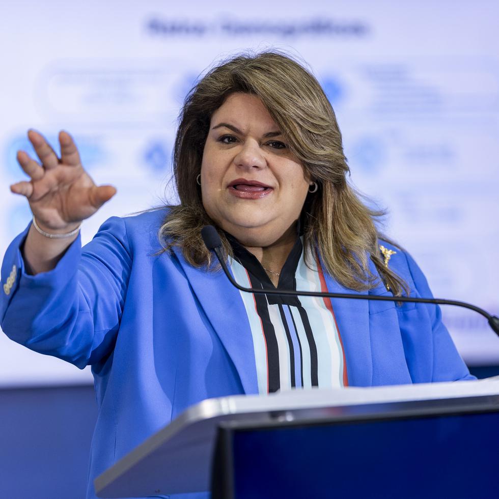 La precandidata a la gobernación del Partido Nuevo Progresista, Jenniffer González, invirtió, en febrero, en material para orientar sobre el voto adelantado y un "estudio de opinión", cuyos detalles no fueron revelados por su equipo de campaña.