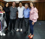 Parte del elenco del musical In the Heights durante uno de los ensayos. De izquierda a derecha, Ana Isabelle, Denise Quiñones, Marcos Santana, ÉktorRivera, Tony Chiroldes y Sara Jarque.