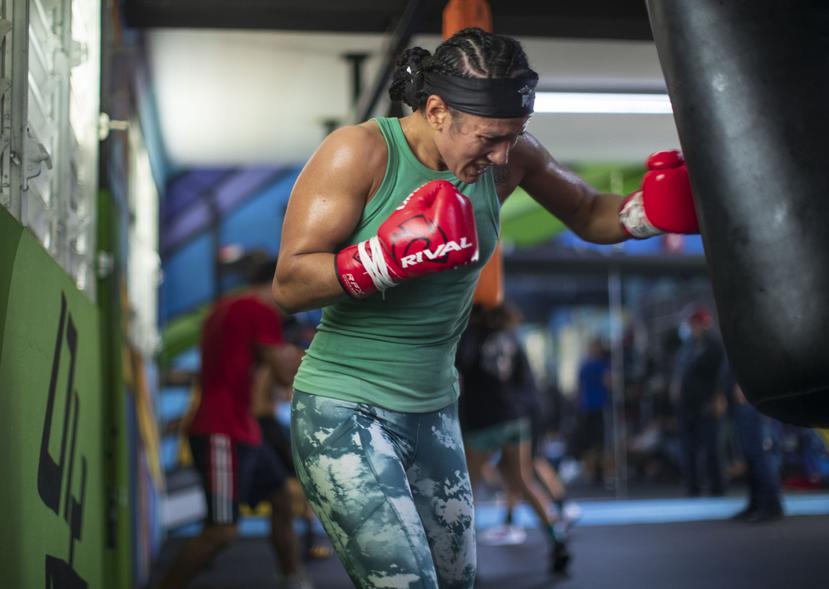 Amanda Serrano entrenó en el gimnasio Monterrey, de Bayamón, de cara a su combate ante la irlandesa Katie Taylor el 30 de abril en Nueva York.