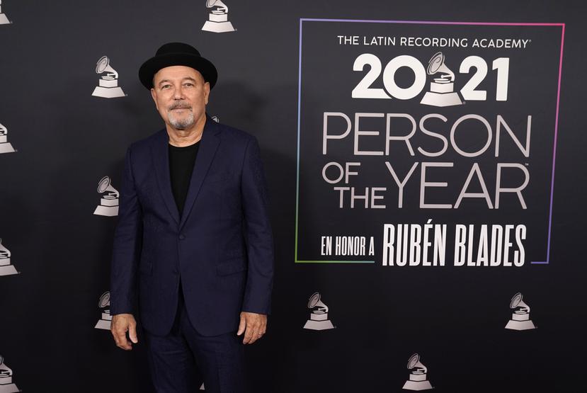 El homenajeado Rubén Blades al llegar ayer a la ceremonia en su honor como Persona del Año de la Academia Latina de la Grabación en el hotel y casino Mandalay Bay en Las Vegas. (AP Foto/Chris Pizzello)