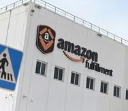 Muchos vendedores independientes pueden contratar los servicios logísticos de Amazon para que esta maneje y envíe sus órdenes desde uno de sus más de 175 centros de distribución y despacho en todo el mundo.