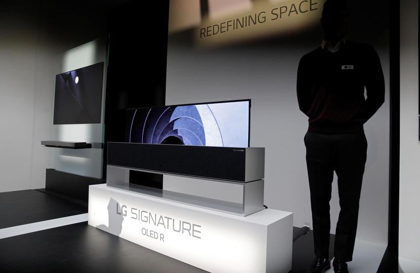 El nuevo televisor enrollable LG Signature OLED R. (AP)