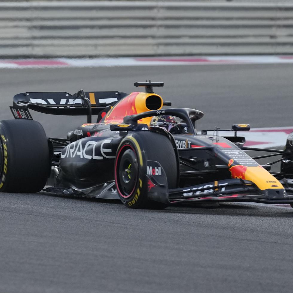 Max Verstappen conduce su Red Bull durante el Gran Premio de Abu Dabi.