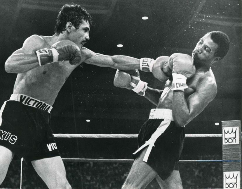Alexis Argüello golpea a Alfredo Escalera durante el combate entre ambos. (Archivo)