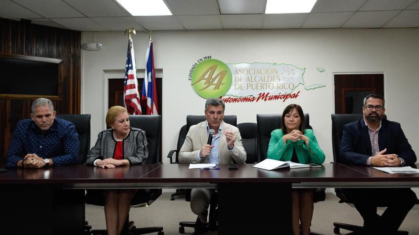 Los ejecutivos municipales de Isabela, Carlos Delgado Altieri y de Morovis, Carmen Maldonado, estuvieron entre los que denunciaron las tardanzas en el manejo de estos fondos.