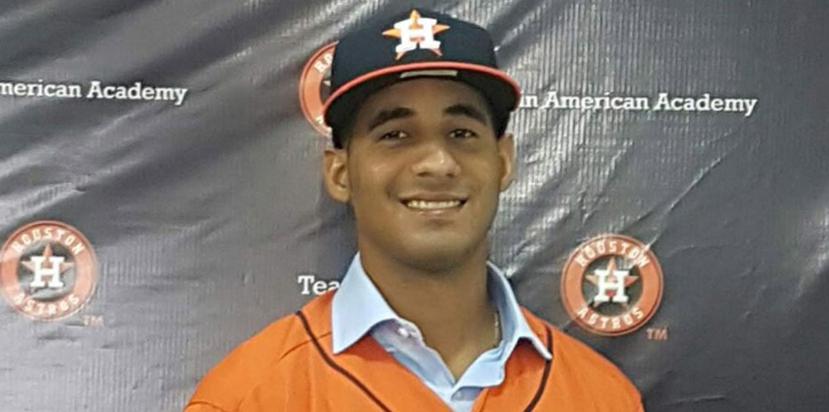 Aníbal Sierra, de 22 años, recibirá una bonificación de $1.5 millones como parte de su contrato. (Captura MLB)