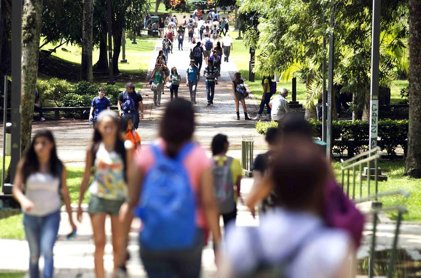 Cerca del 80% de los 46,000 estudiantes subgraduados recibieron el pasado semestre académico algún tipo de ayuda económica para pagar los costos de matrícula. (GFR Media)