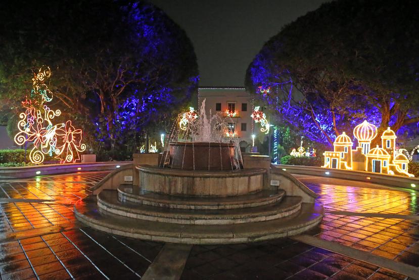 Algunos municipios, como San Juan y Guaynabo, también han adelantado sus encendidos navideños.