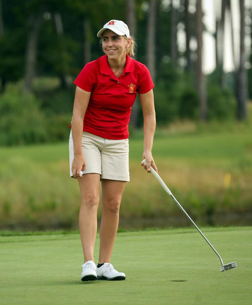 Imagen facilitada por la Asociación Europea de Golf que muestra a la golfista española Celia Barquín durante el Campeonato de Europa Individual Femenino en el Penati Golf Club en Eslovaquia el 28 de julio de 2018.