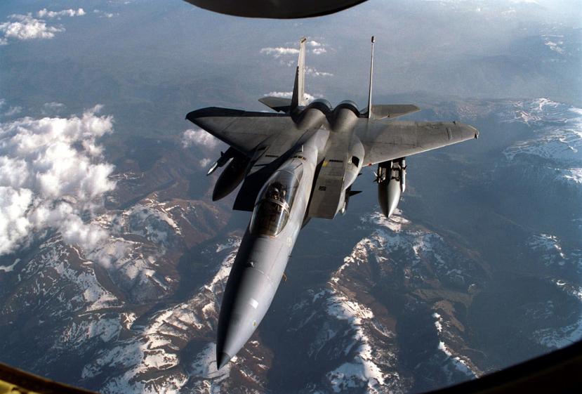 El caza F-15C Eagle cayó al mar. (AP)