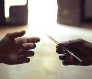 Los nuevos datos muestran que muchas de las drogas se relacionan con el fentanilo ilegal, un opioide sumamente letal que hace cinco años superó a la heroína como el tipo de droga involucrado en más muertes.
