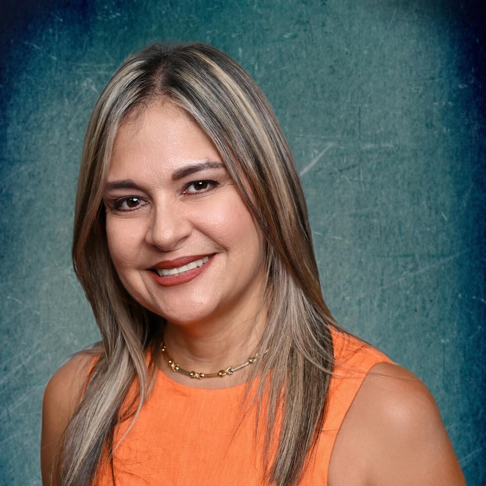 Carmen Ríos Figueroa, Servicios Distinguidos en Educación.