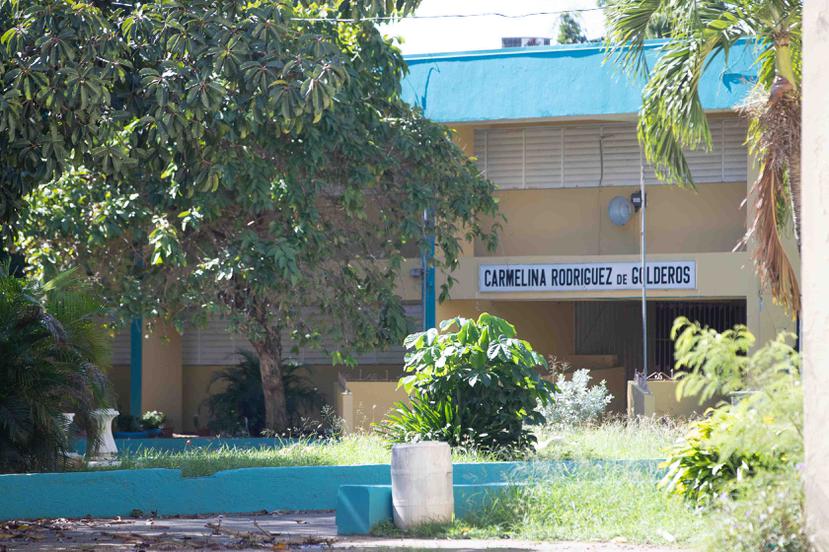 La escuela Carmelina Rodríguez, en Guayanilla, es uno de los planteles que el Departamento de Educación ha informado que sufrió daños a causa del terremoto del pasado martes, 7 de enero. (GFR Media / Jorge A. Ramírez Portela)