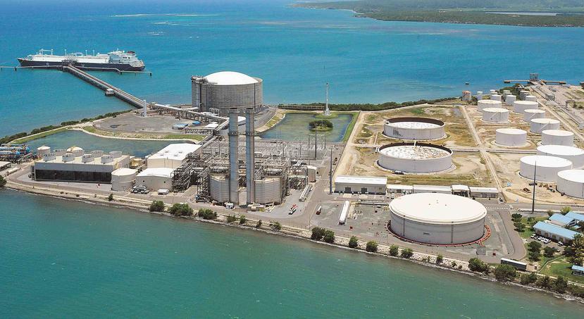 La planta de gas natural Ecoeléctica en la costa de Peñuelas. (GFR Media)