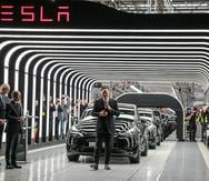 El fundador de Tesla, Elon Musk, afirmó que está nueva fábrica empleará a 12,000 personas y producirá medio millón de vehículos por año.