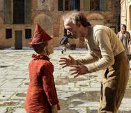 El actor italiano Roberto Benigni protagoniza la película "Pinocchio", que estrenará durante este año en Netflix.