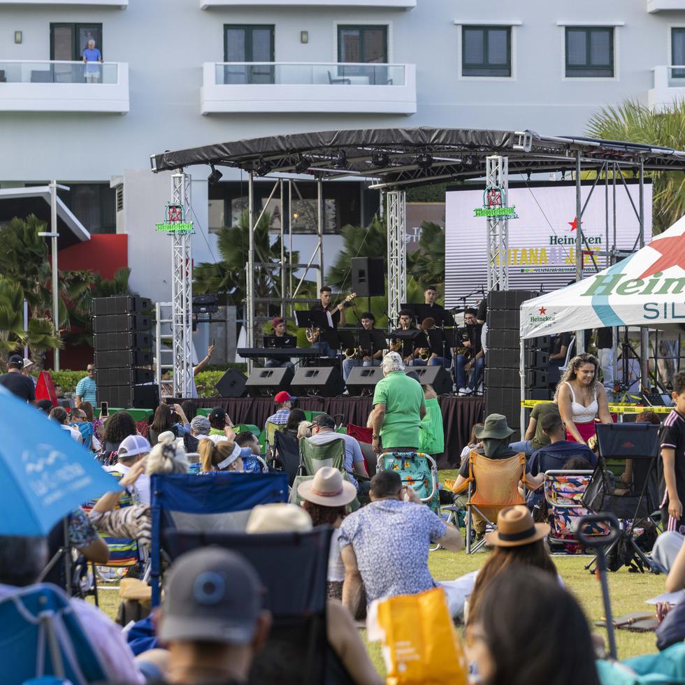 El evento Heineken Ventana al Jazz en la Ventana al Mar en Condado se celebra el último domingo de cada mes.