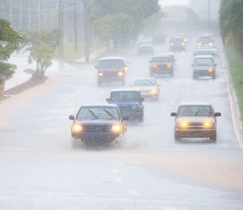 En Aguada la carretera está inundada. (Archivo / GFR Media)