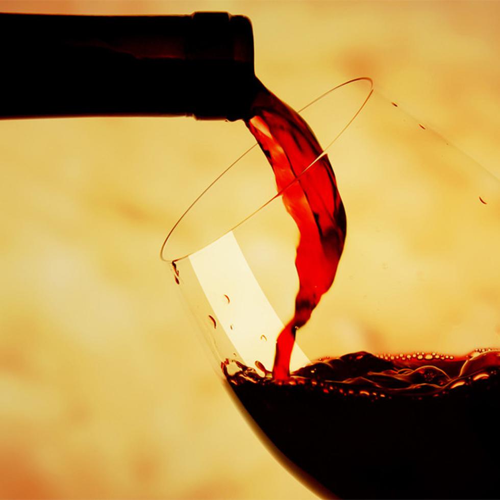Entre otras cosas, lo sulfitos ayudan a prevenir el crecimiento de bacterias y levaduras nocivas en el vino.