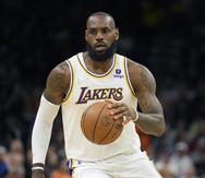 El acuerdo de LeBron James con los Lakers incluye una opción del jugador para el 2024-25.