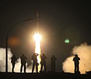Despegue de un cohete ruso desde el Cosmódromo de Baikonor rumbo a la Estación Espacial Internacional. (EFE / YURI KOCHETKOV)
