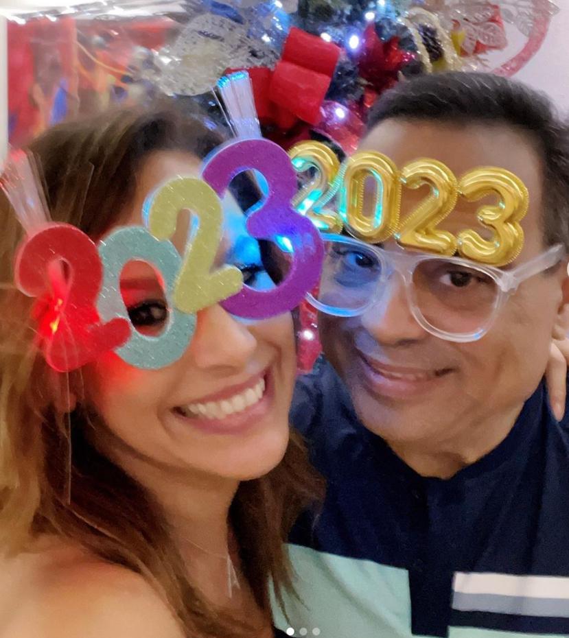 Alexandra Malagón y Gilberto Santa Rosa celebraron el año 2023.
