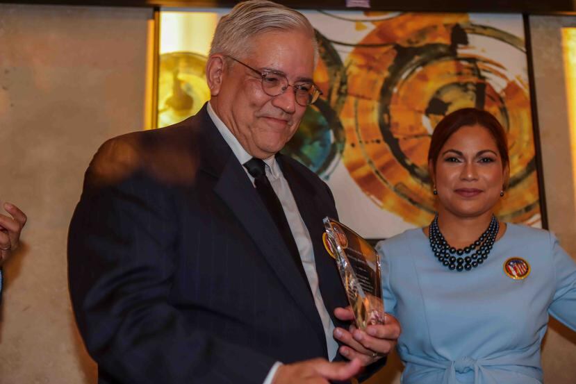 El abogado Anthony Suárez fue reconocido por su iniciativa de establecer y organizar el Día de Puerto Rico.