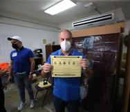 El candidato Ricardo Aponte vota en la escuela Ramón Marín Sola, en Guaynabo