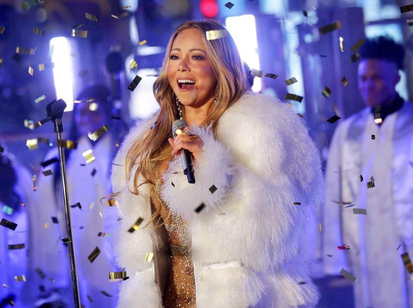 Mariah Carey durante su presentación de despedida de año en Times Square en Nueva York. (AP)