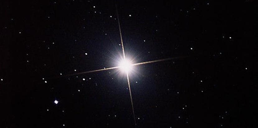De ocurrir el evento tal y como se pronostica, la explosión estelar ocasionaría que se aprecie una "nueva estrella" en el cielo, de forma temporera. (Ilustración suministrada / Sociedad de Astronomía del Caribe)