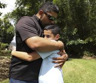 “Lo veo como mi superpapá”: hijo de agente de la Policía narra dramático rescate de residentes de comunidad Villa Blanca en Caguas